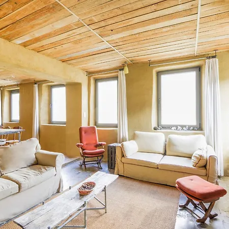 Дом отдыха In With Garden *