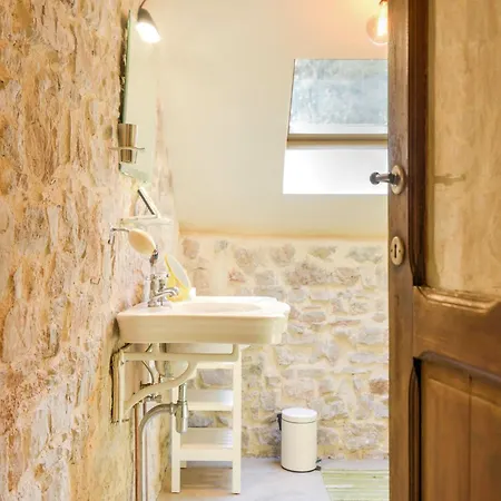 In With Garden Дом отдыха Филиппвиль